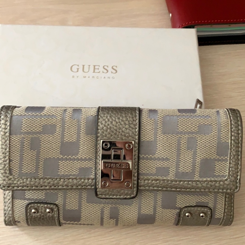 Guess (11)